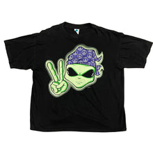 Load image into Gallery viewer, Vintage Alien Peace Sign Tee Size XXL
