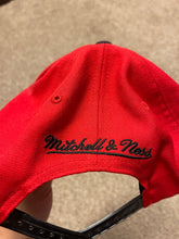 Load image into Gallery viewer, Mitchell &amp; Ness Blackhawks Hat
